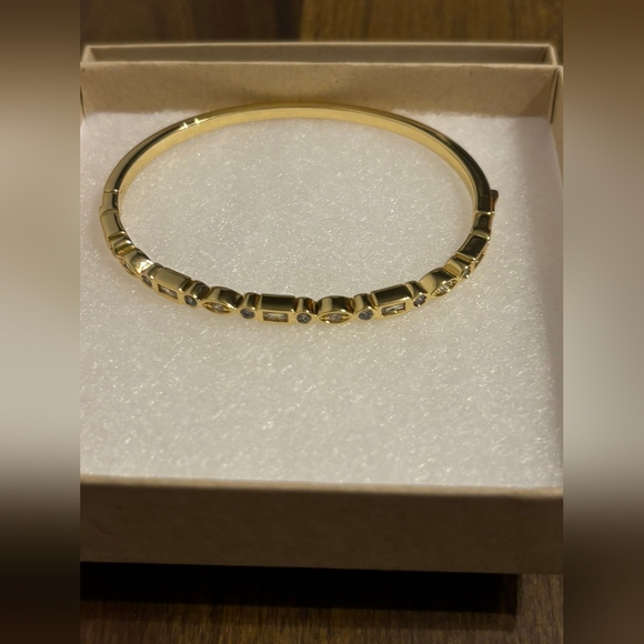 Gold With White Gems Bracelet NEW! - Picture 4 of 17